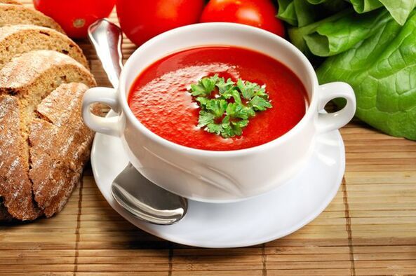 La sopa de tomate puede diversificar los menús para beber y comer. 