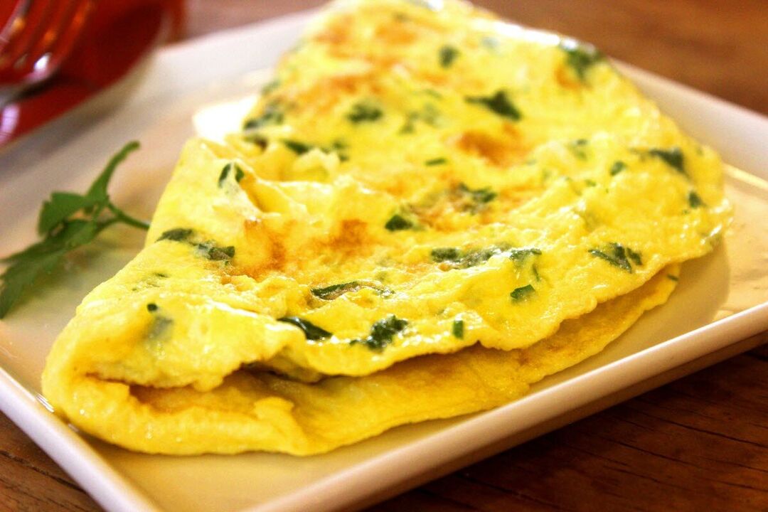 La tortilla es un plato de huevos apto para personas con pancreatitis. 